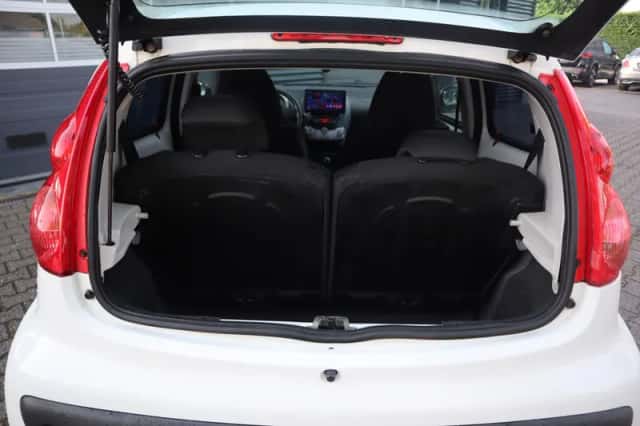 Peugeot 107 (2011) thumbnail 5