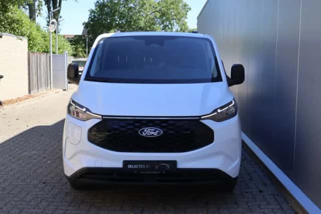 Ford E-Transit Custom (2026) thumbnail 2