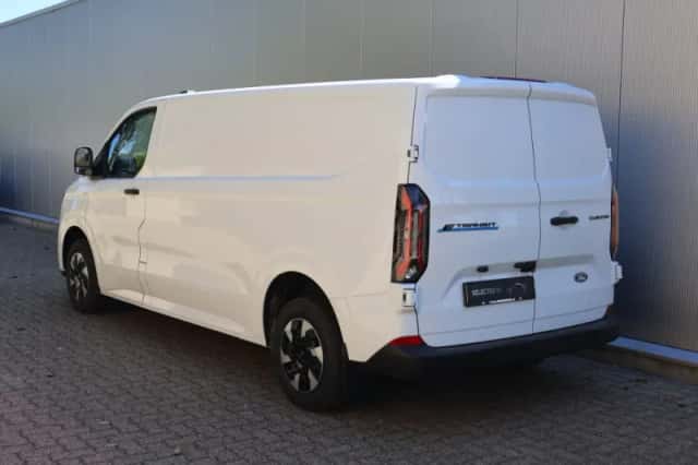 Ford E-Transit Custom (2026) thumbnail 4
