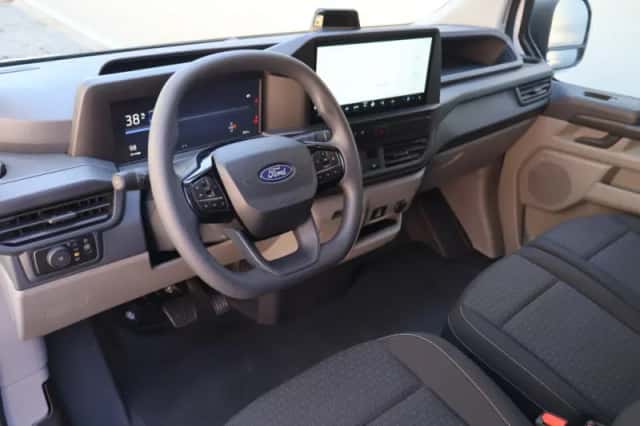 Ford E-Transit Custom (2026) thumbnail 6