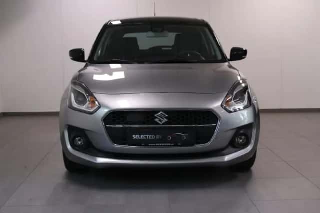 Suzuki Swift (2019) thumbnail 2