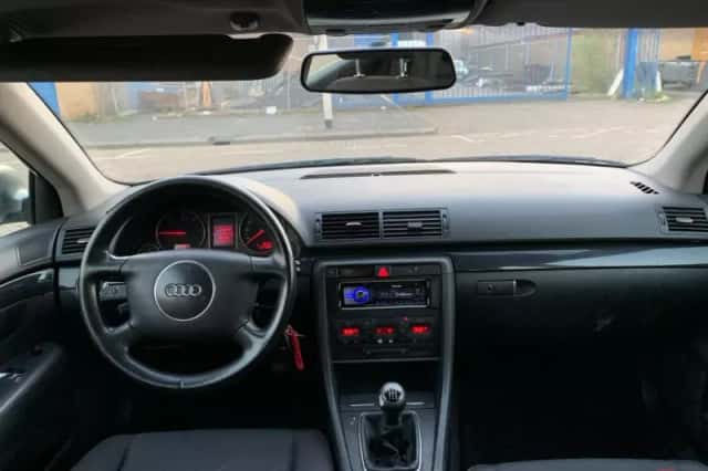 Audi A4 (2003) thumbnail 3
