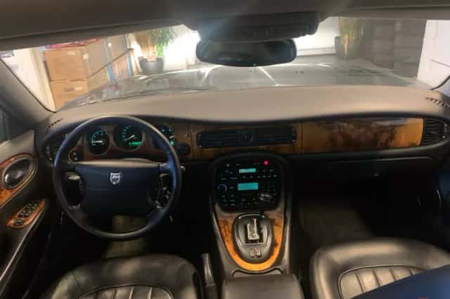Jaguar XJ (1998) thumbnail 3