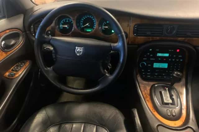 Jaguar XJ (1998) thumbnail 4