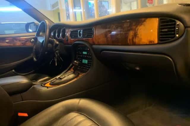 Jaguar XJ (1998) thumbnail 5