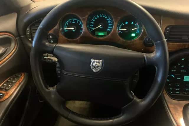 Jaguar XJ (1998) thumbnail 6