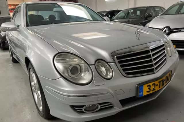Mercedes-Benz E-Klasse (2006) thumbnail 1
