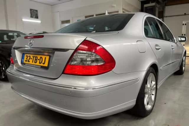 Mercedes-Benz E-Klasse (2006) thumbnail 2
