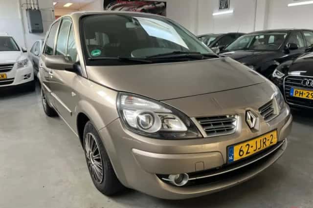 Renault Scénic (2009) thumbnail 1