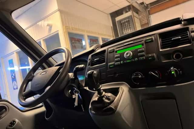 Ford Transit (2010) thumbnail 3