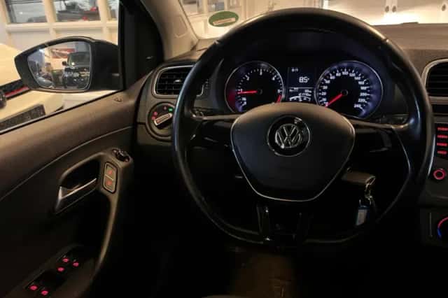 Volkswagen Polo (2014) thumbnail 6