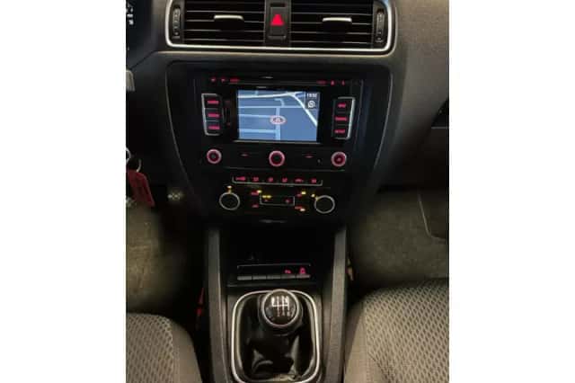 Volkswagen Jetta (2011) thumbnail 5