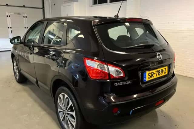 Nissan Qashqai (2011) thumbnail 2
