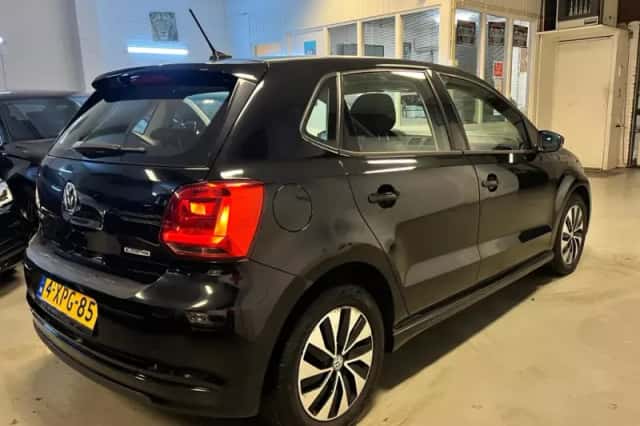 Volkswagen Polo (2014) thumbnail 2