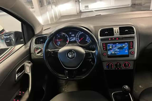 Volkswagen Polo (2014) thumbnail 4