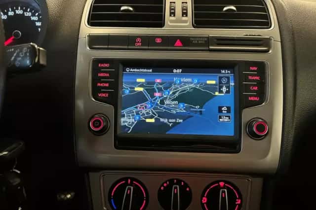 Volkswagen Polo (2014) thumbnail 5