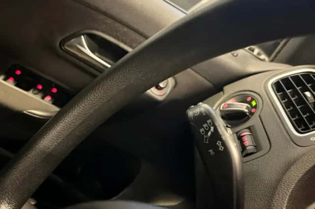 Volkswagen Polo (2012) thumbnail 6