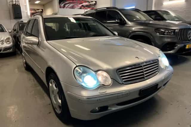 Mercedes-Benz C-Klasse (2004) thumbnail 1