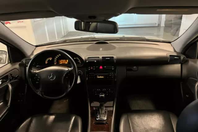 Mercedes-Benz C-Klasse (2004) thumbnail 3