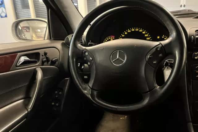 Mercedes-Benz C-Klasse (2004) thumbnail 6