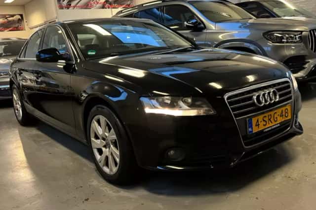Audi A4 (2011) thumbnail 1
