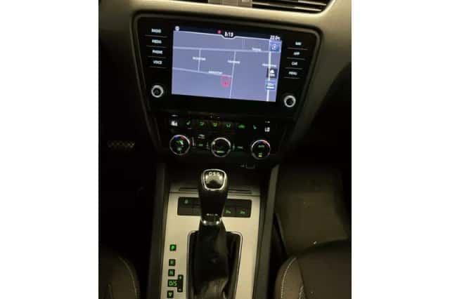 Škoda Octavia (2018) thumbnail 5