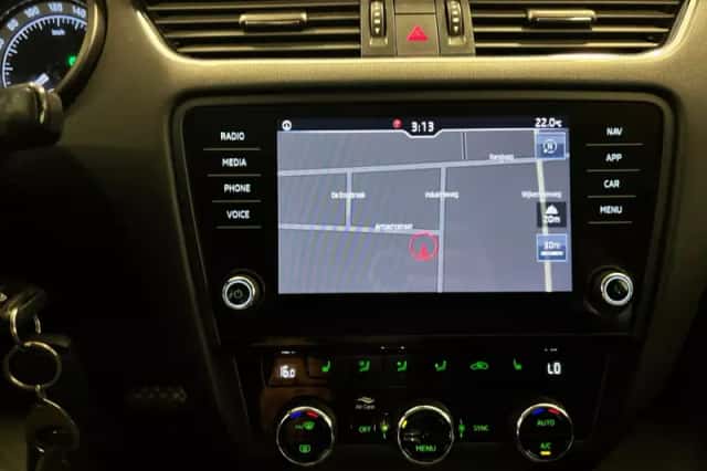 Škoda Octavia (2018) thumbnail 6