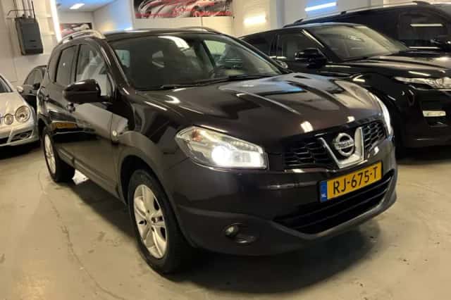 Nissan Qashqai+2 (2011) thumbnail 1