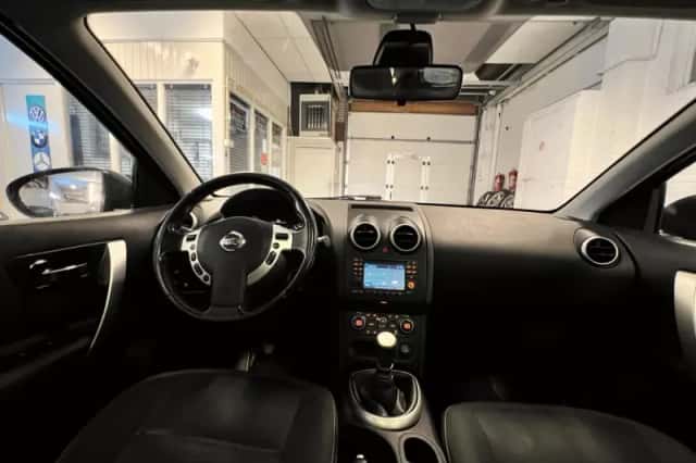 Nissan Qashqai+2 (2011) thumbnail 3
