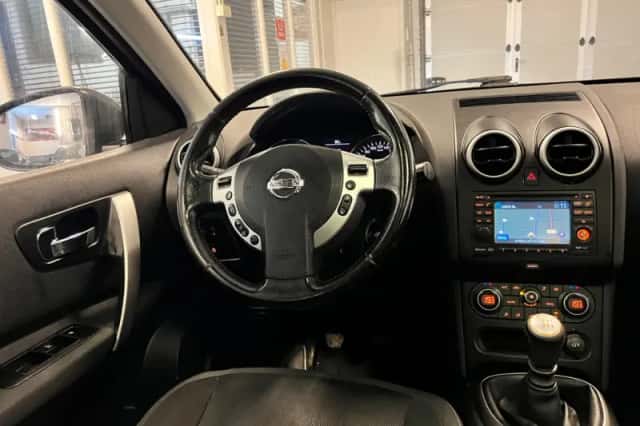 Nissan Qashqai+2 (2011) thumbnail 4