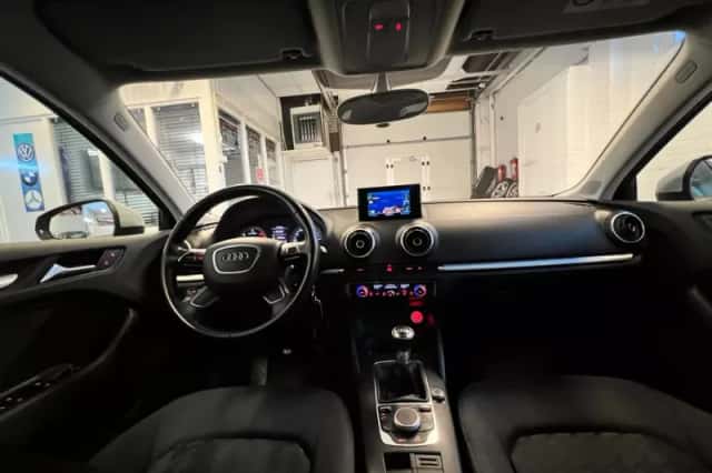 Audi A3 (2014) thumbnail 3