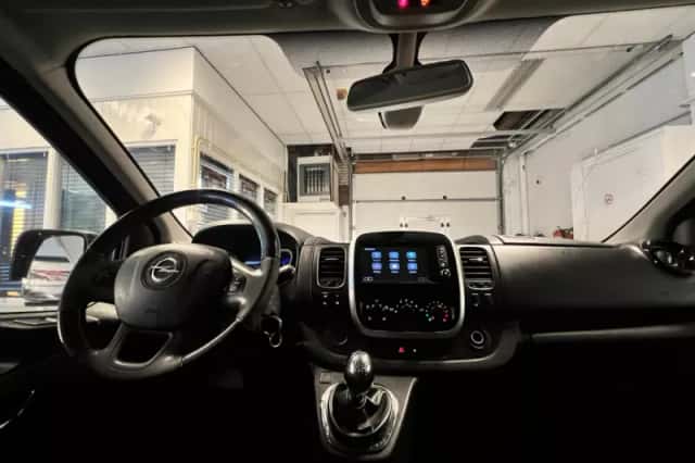 Opel Vivaro (2019) thumbnail 3