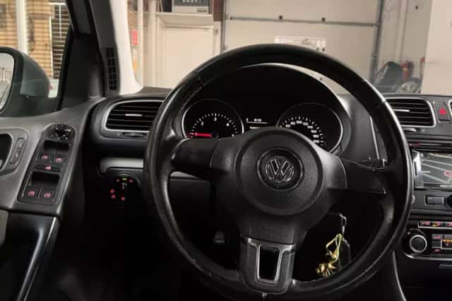 Volkswagen Golf (2013) thumbnail 6