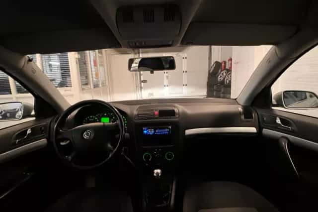 Škoda Octavia (2007) thumbnail 3