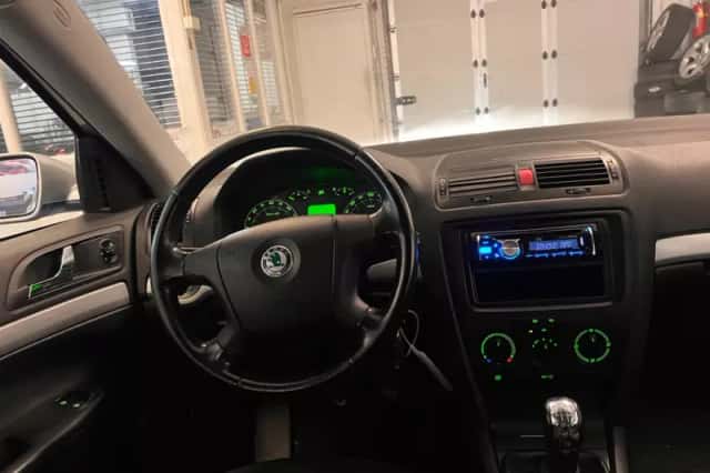 Škoda Octavia (2007) thumbnail 4