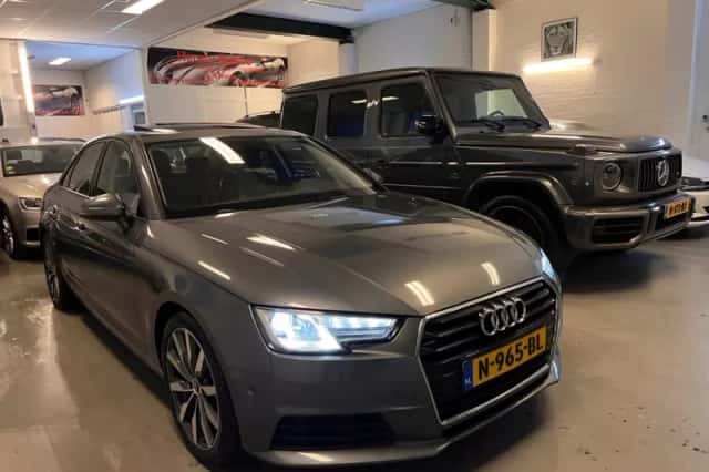 Audi A4 (2015) thumbnail 1