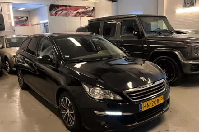 Peugeot 308 (2015) thumbnail 1