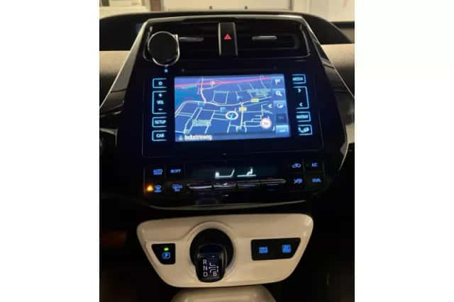 Toyota Prius (2016) thumbnail 5
