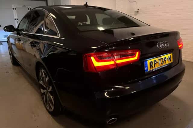 Audi A6 (2011) thumbnail 2
