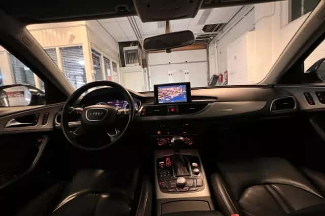 Audi A6 (2011) thumbnail 3