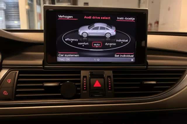 Audi A6 (2011) thumbnail 6