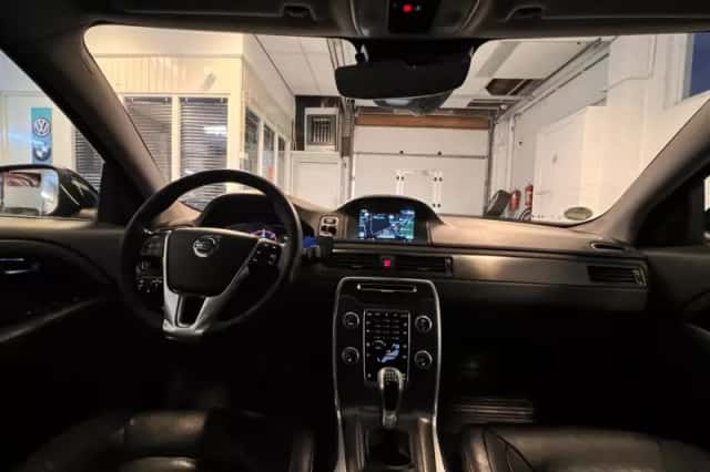 Volvo V70 (2017) thumbnail 3