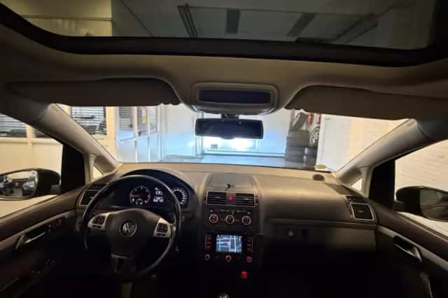 Volkswagen Touran (2013) thumbnail 3