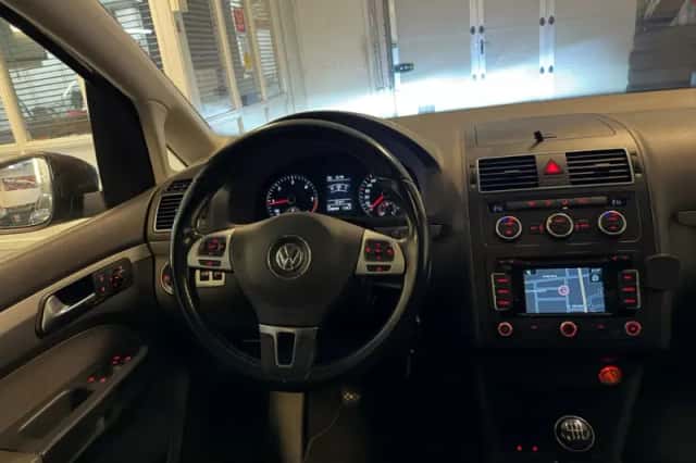 Volkswagen Touran (2013) thumbnail 4