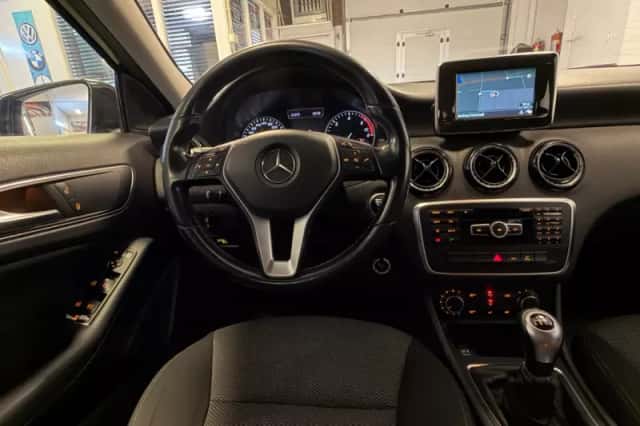 Mercedes-Benz A-Klasse (2014) thumbnail 4