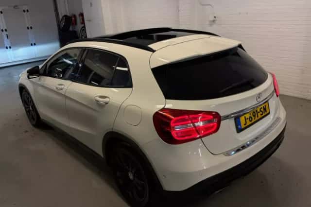 Mercedes-Benz GLA-Klasse (2014) thumbnail 2