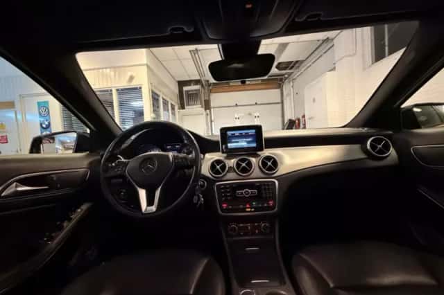 Mercedes-Benz GLA-Klasse (2014) thumbnail 3