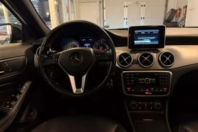 Mercedes-Benz GLA-Klasse (2014) thumbnail 4