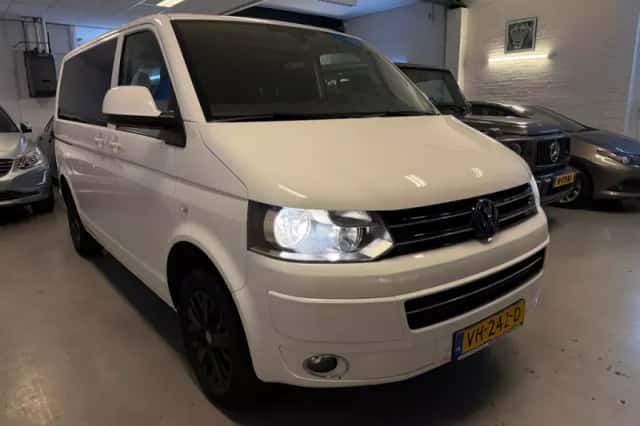 Volkswagen Transporter (2014) thumbnail 1