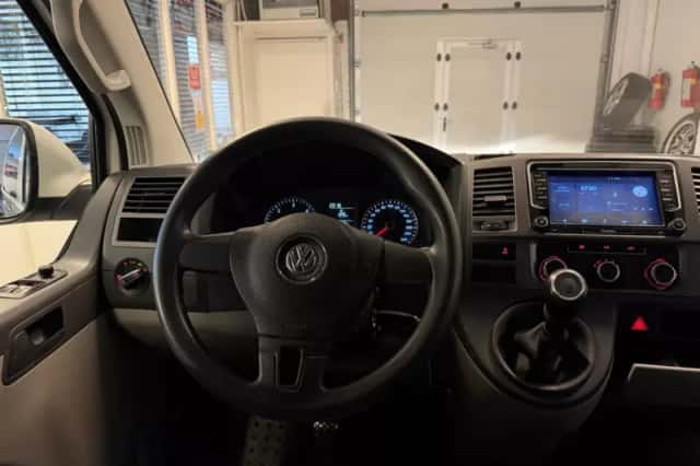 Volkswagen Transporter (2014) thumbnail 4